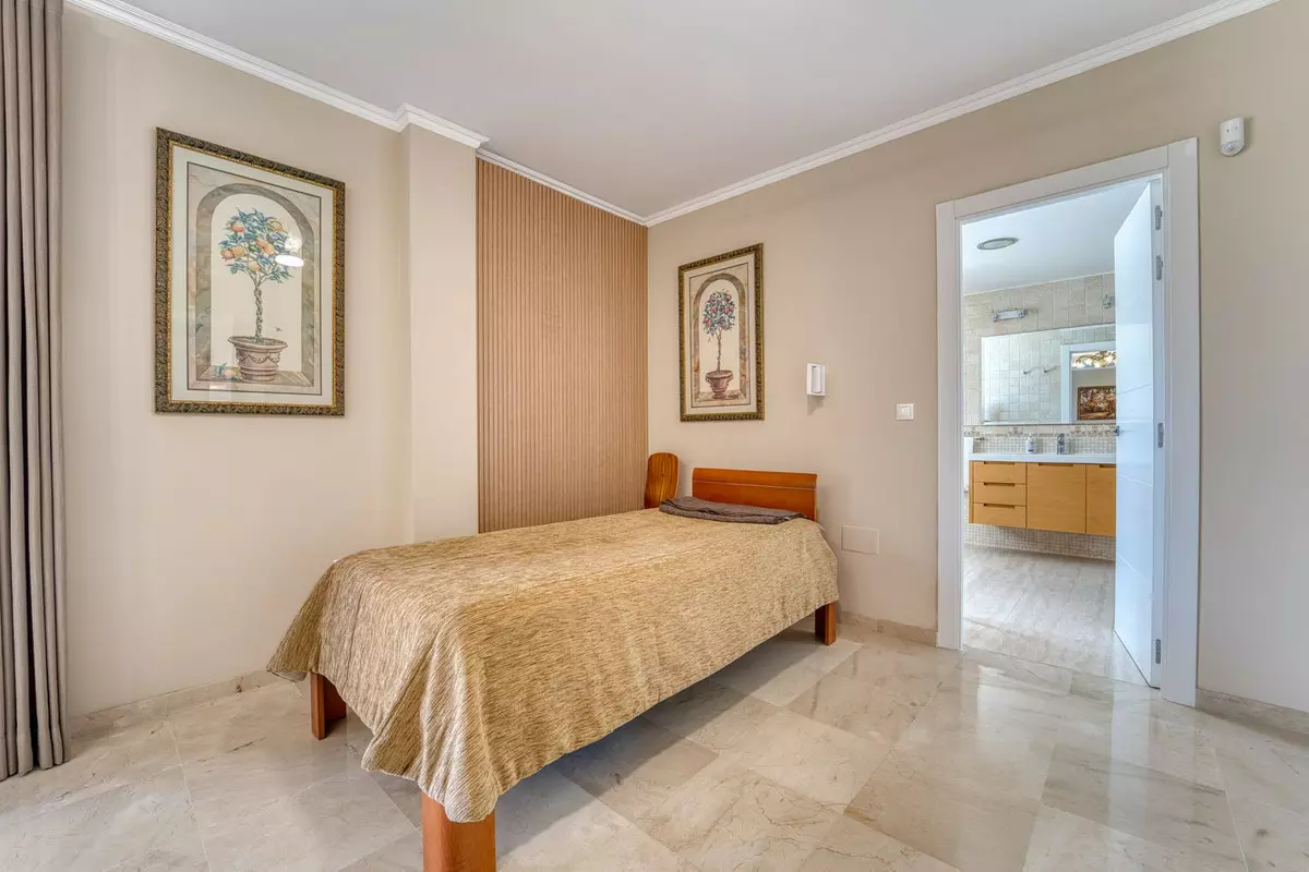 5-bedroom Villa In Marbella, Spain (418 M²)