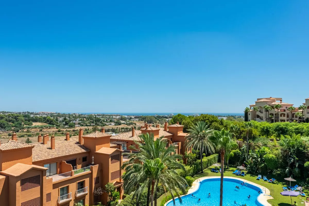 3-bedroom Apartment In Estepona, Spain (169 M²)