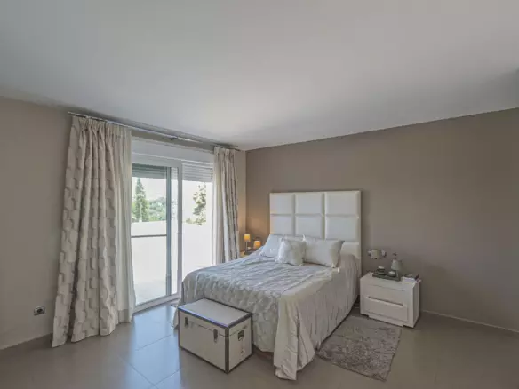 5-bedroom Villa In Marbella, Spain (275 M²)