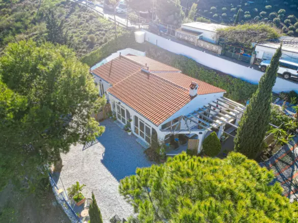 3-bedroom Villa In Cómpeta, Spain (141 M²)