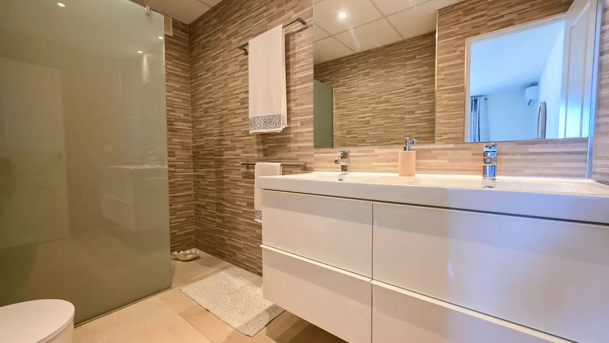 3-bedroom Apartment In Manilva, Spain (184 M²)