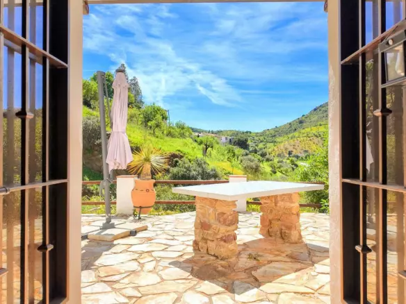 3-bedroom Country House In Almogía, Spain (192 M²)