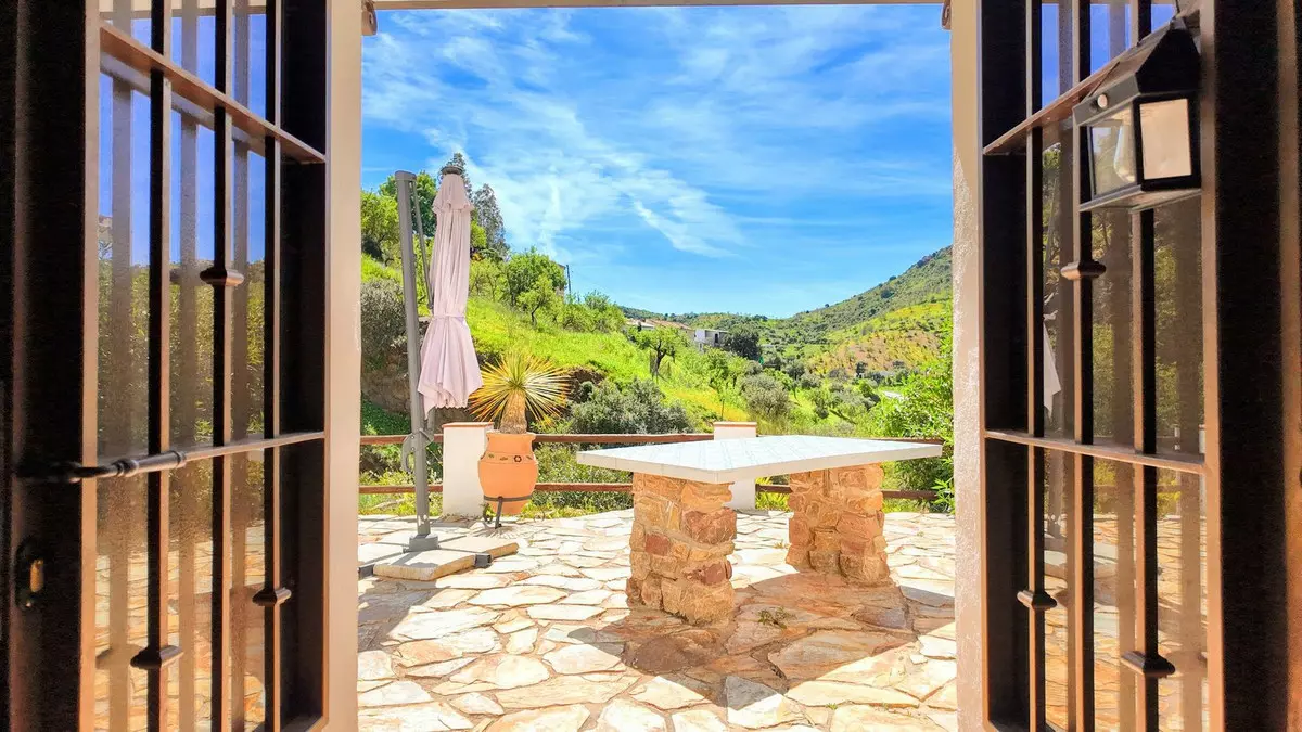 3-bedroom Country House In Almogía, Spain (192 M²)
