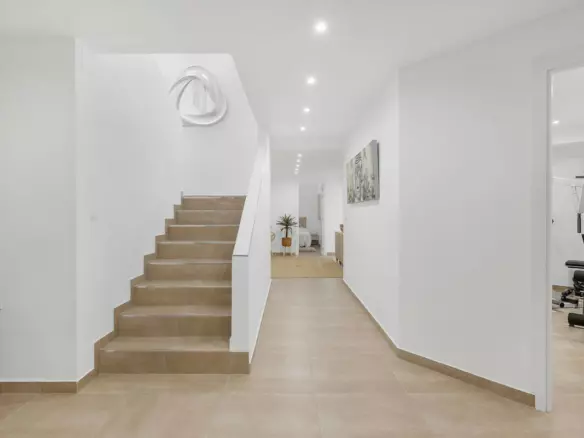 6-bedroom Villa In Estepona, Spain (483 M²)