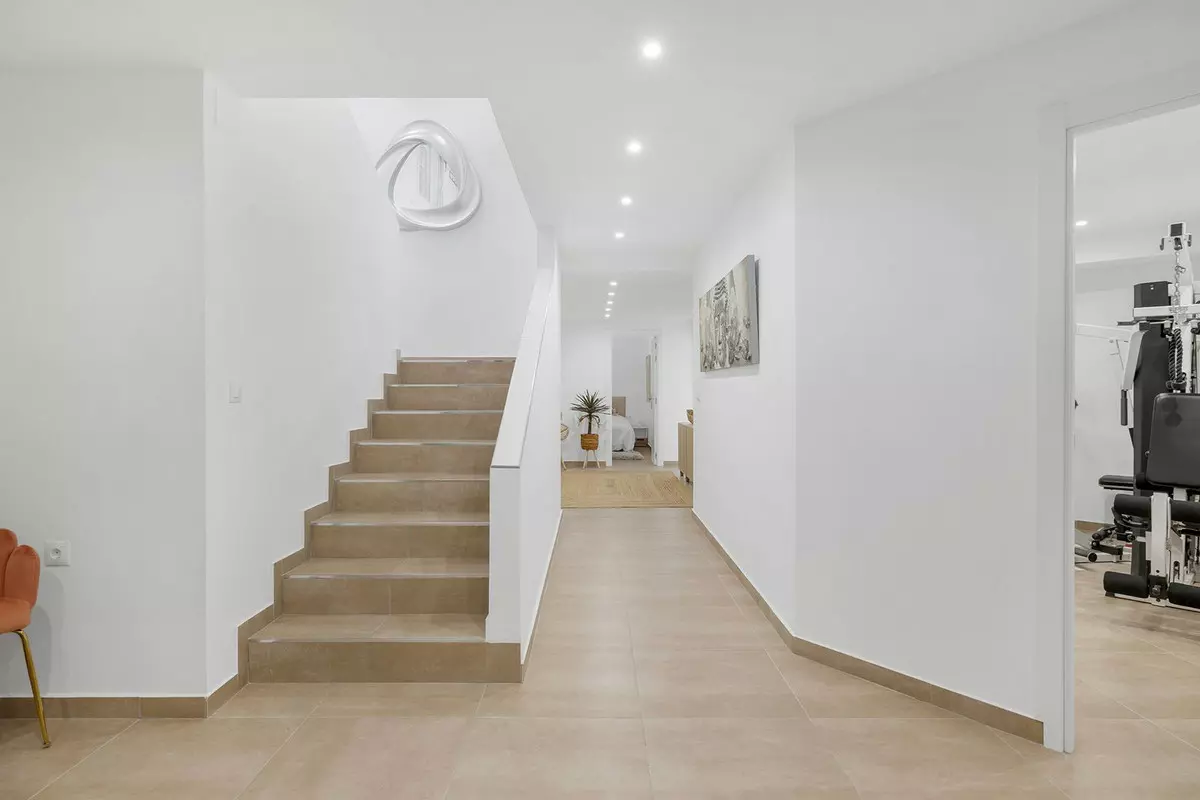 6-bedroom Villa In Estepona, Spain (483 M²)