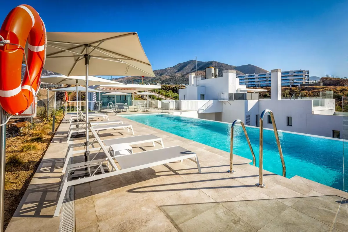 2-bedroom Apartment In Fuengirola, Spain (98 M²)