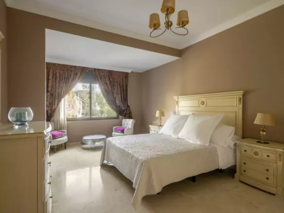 6-bedroom Villa In Estepona, Spain (415 M²)