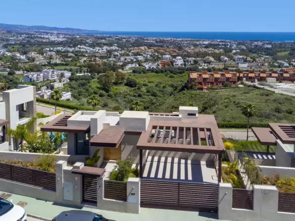 5-bedroom Villa In Benahavis, Spain (407 M²)