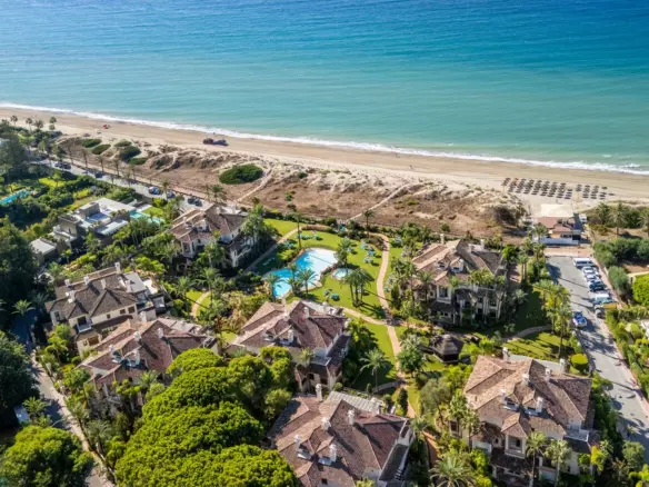 3-bedroom Apartment In Marbella, Spain (226 M²)