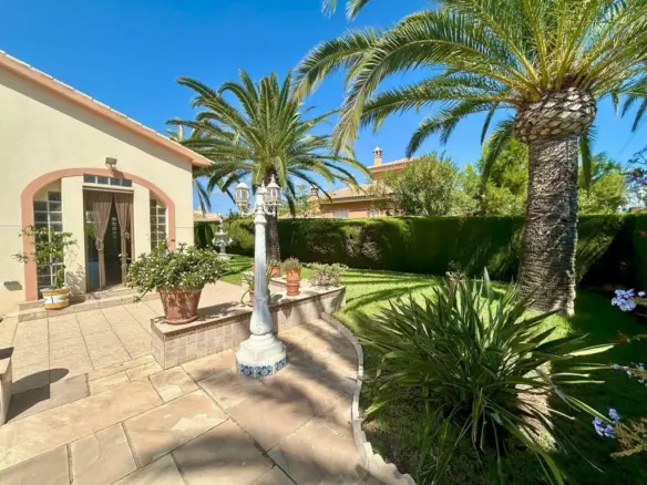 3-bedroom Villa In Orihuela, Spain (141 M²)