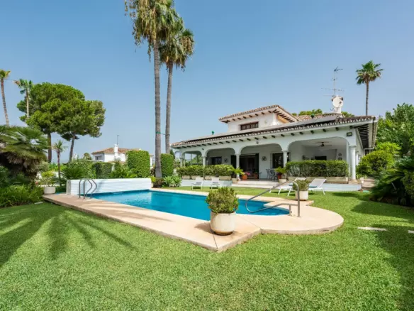 4-bedroom Villa In Marbella, Spain (346 M²)