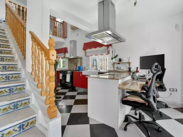 5-bedroom Villa In Orihuela, Spain (214 M²)