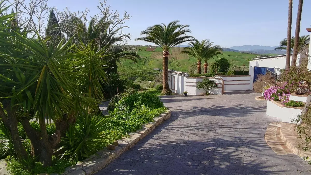 5-bedroom Country House In Villanueva De La Concepción, Spain (635 M²)