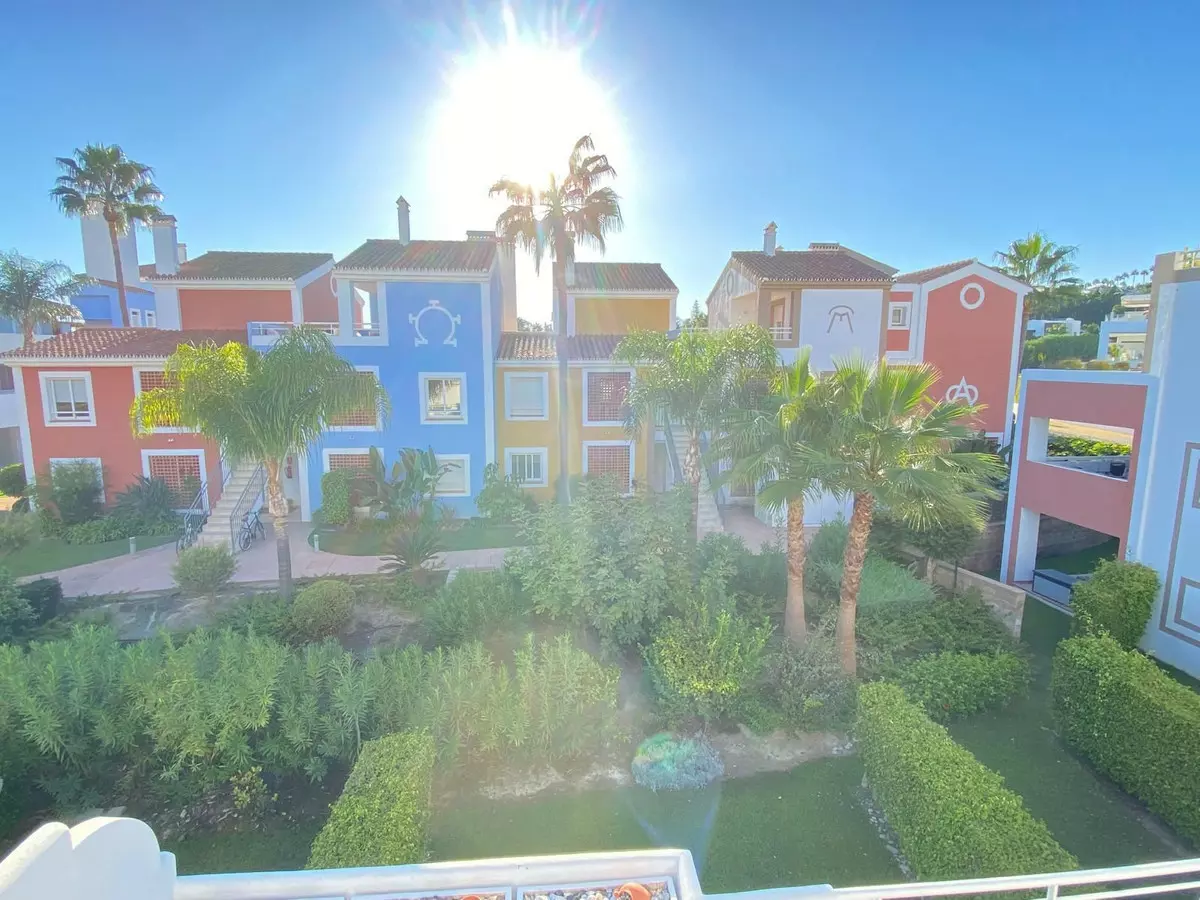 3-bedroom Apartment In Estepona, Spain (130 M²)