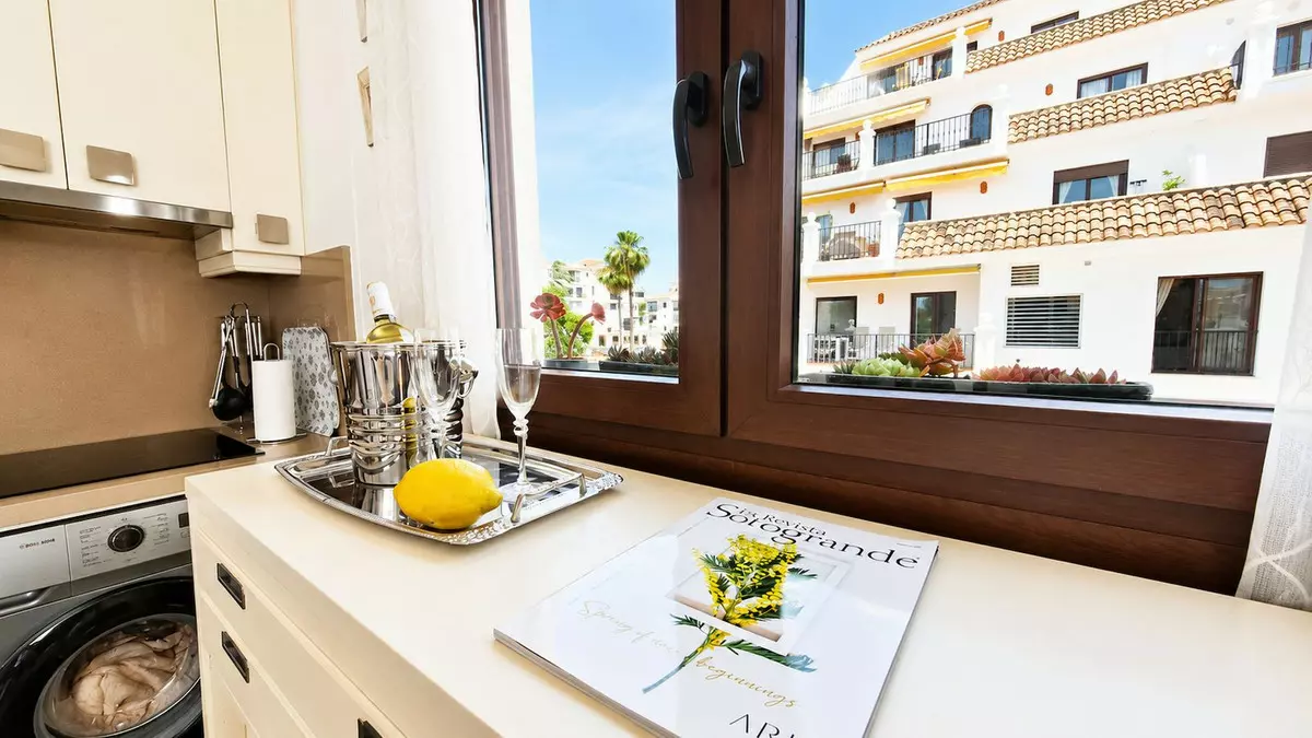 2-bedroom Apartment In Manilva, Spain (73 M²)