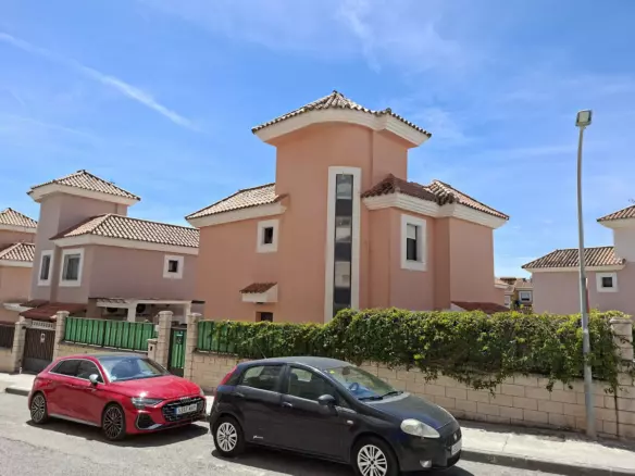 3-bedroom Villa In Manilva, Spain (131 M²)