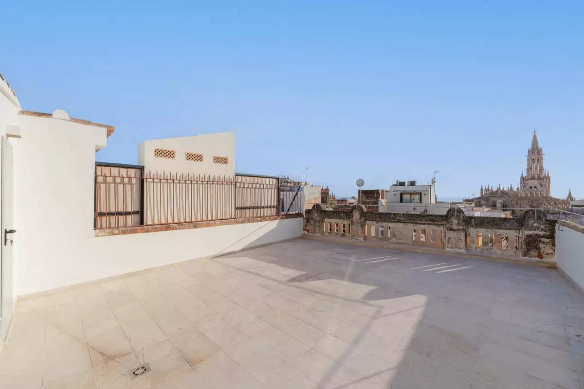3-bedroom Apartment In Palma De Mallorca, Spain (170 M²)