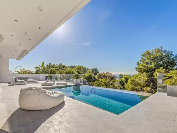 5-bedroom Villa In Calvià, Spain (324 M²)