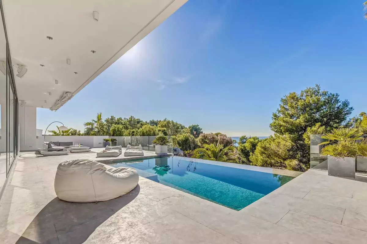 5-bedroom Villa In Calvià, Spain (324 M²)