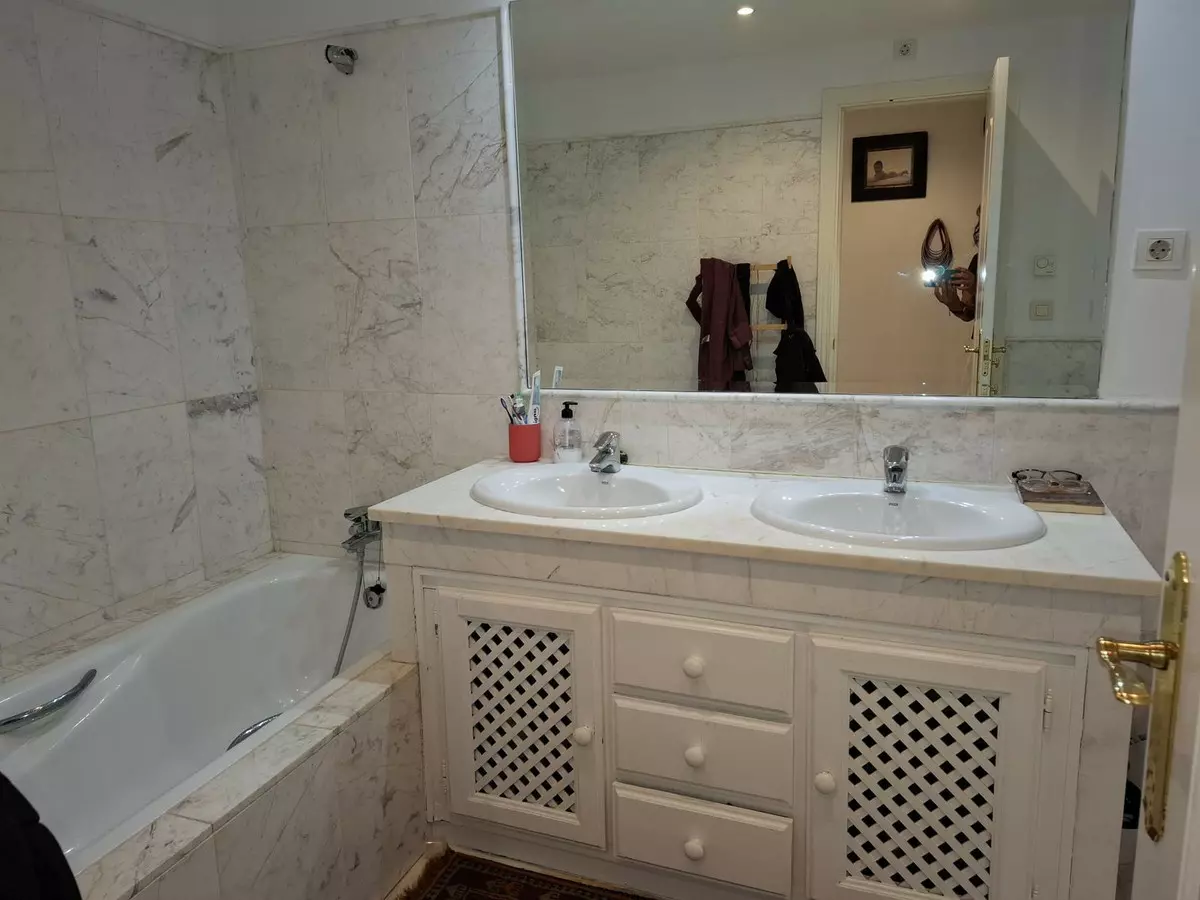 3-bedroom Apartment In Estepona, Spain (138 M²)