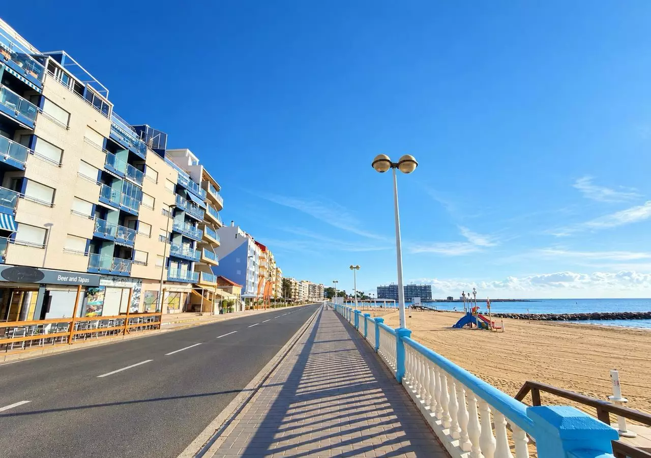 3-bedroom Penthouse In Torrevieja, Spain (90 M²)
