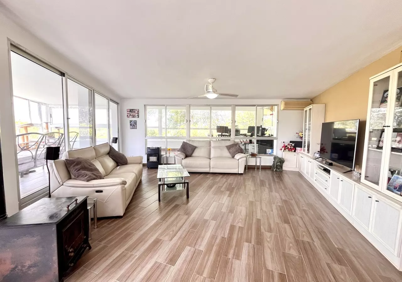 3-bedroom Villa In Orihuela, Spain (217 M²)