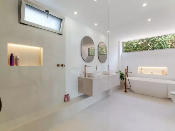 5-bedroom Villa In Calvià, Spain (364 M²)