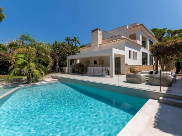4-bedroom Villa In Calvià, Spain (526 M²)