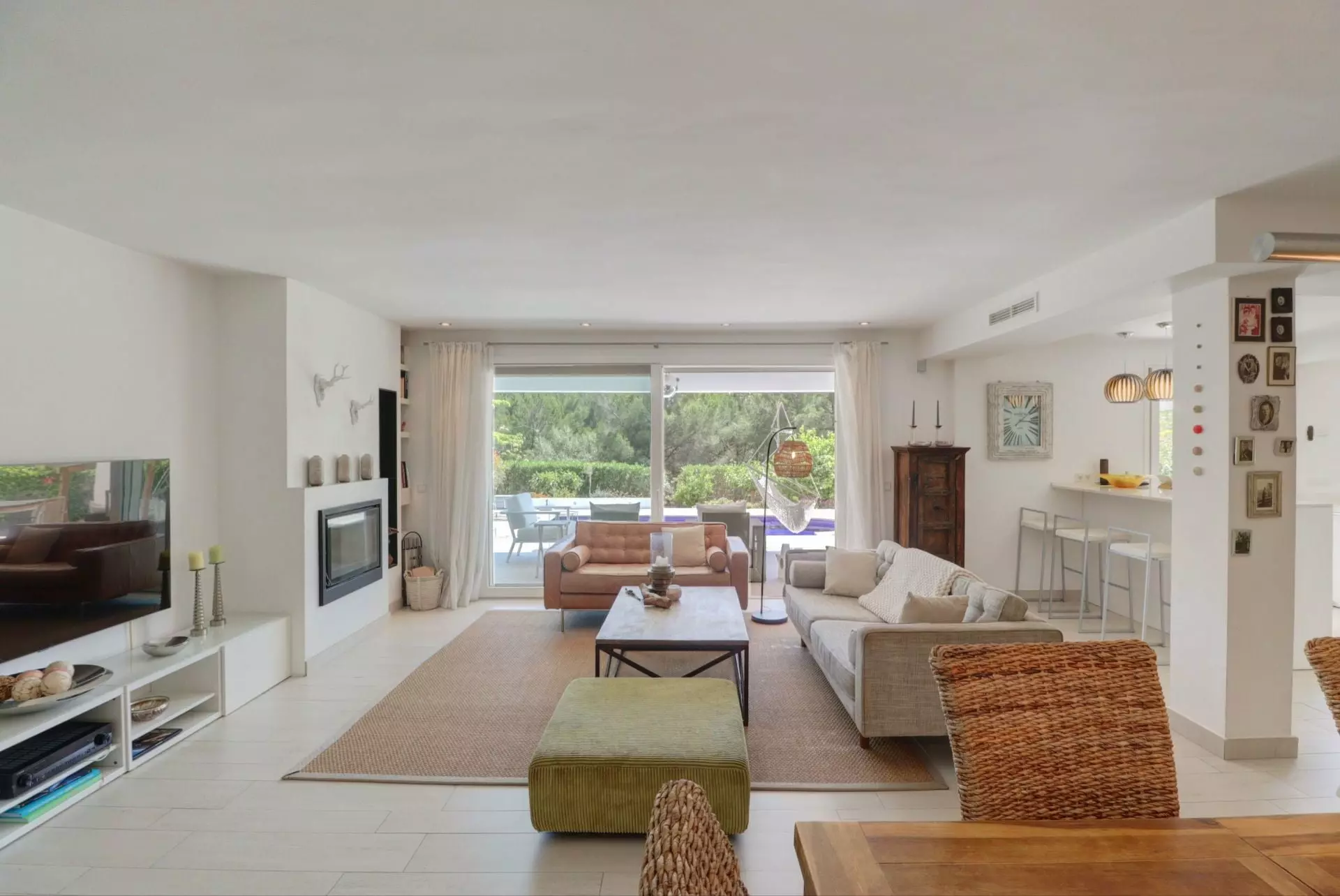 5-bedroom Villa In Calvià, Spain (398 M²)