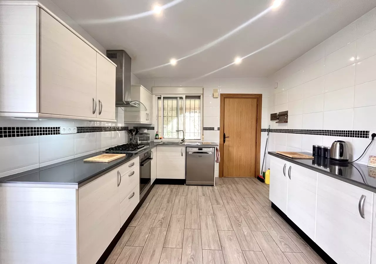 3-bedroom Villa In Orihuela, Spain (217 M²)