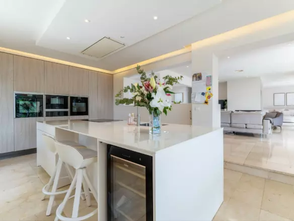 5-bedroom Villa In Calvià, Spain (364 M²)