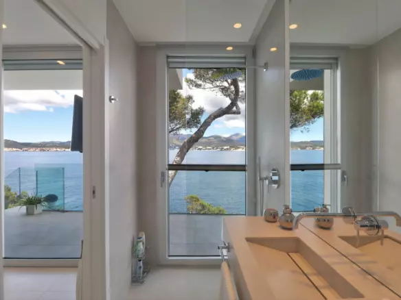 3-bedroom Villa In Calvià, Spain (330 M²)