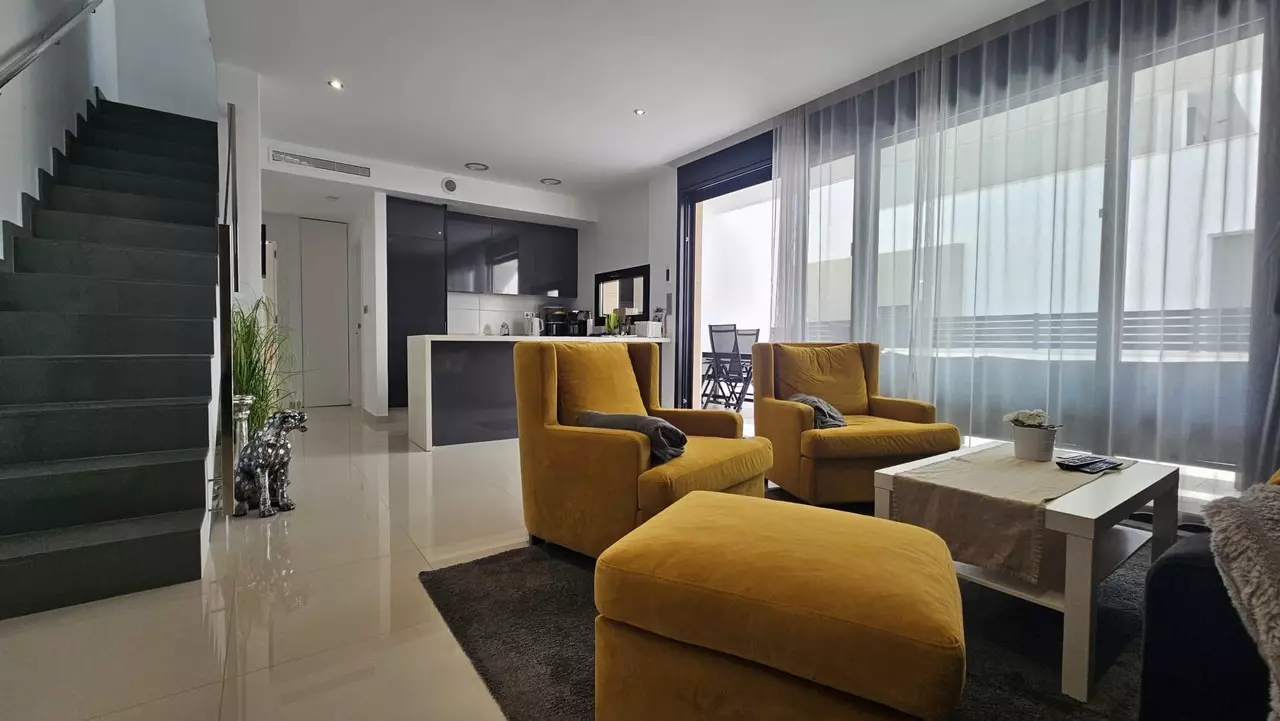 6-bedroom Villa In Villamartin, Spain (208 M²)
