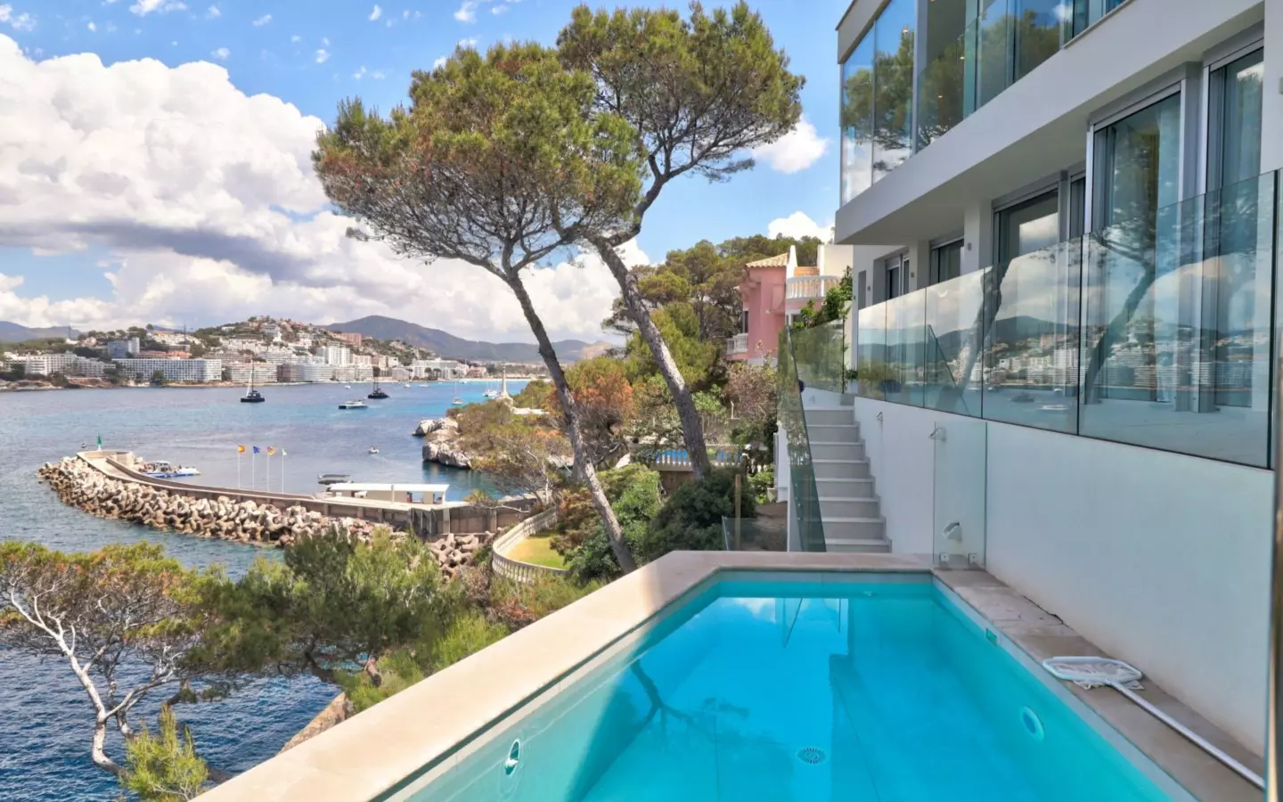 3-bedroom Villa In Calvià, Spain (330 M²)