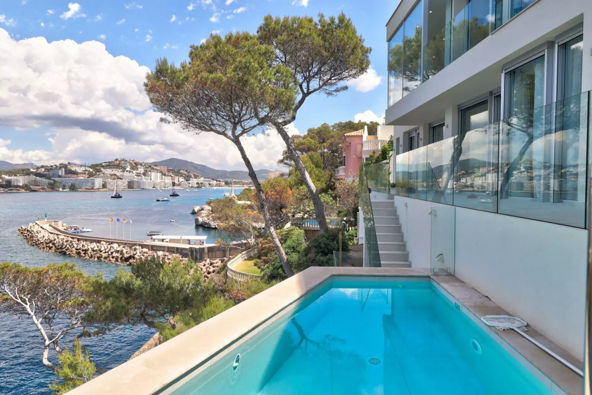3-bedroom Villa In Calvià, Spain (330 M²)