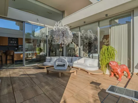 4-bedroom Villa In Benijofar, Spain (544 M²)