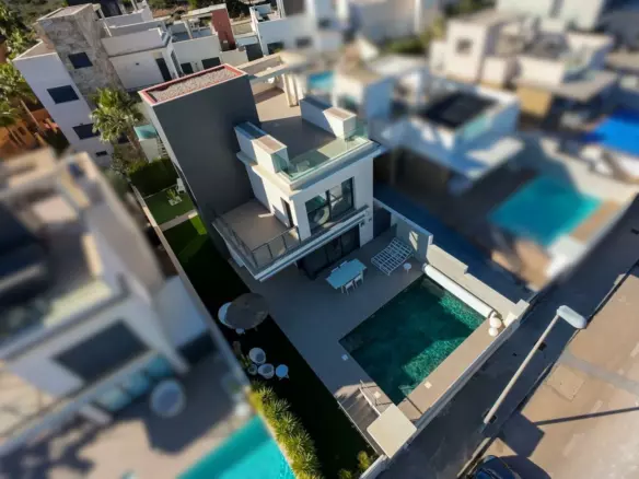 4-bedroom Villa In San Miguel De Salinas, Spain (165 M²)