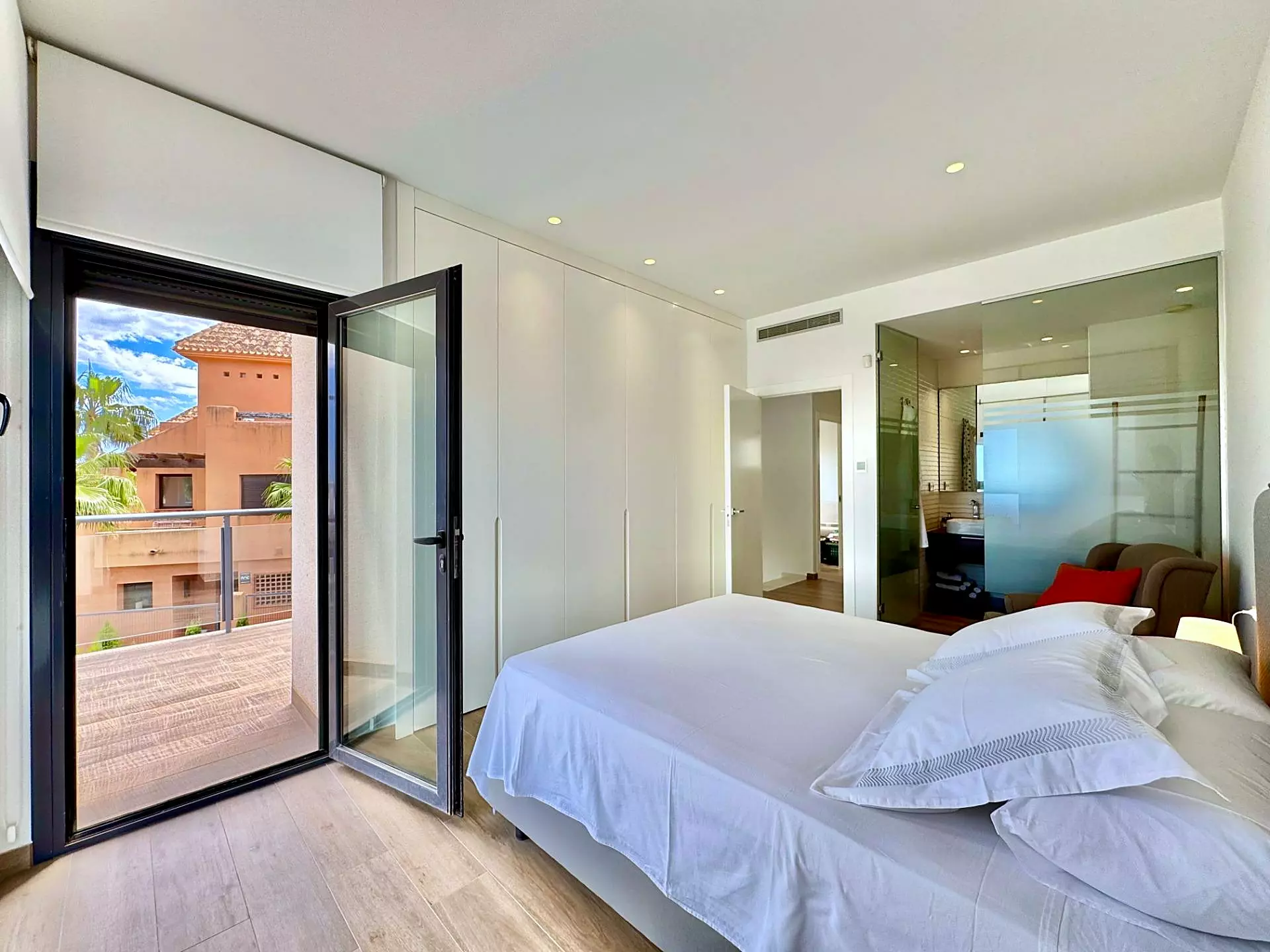 4-bedroom Villa In San Miguel De Salinas, Spain (252 M²)