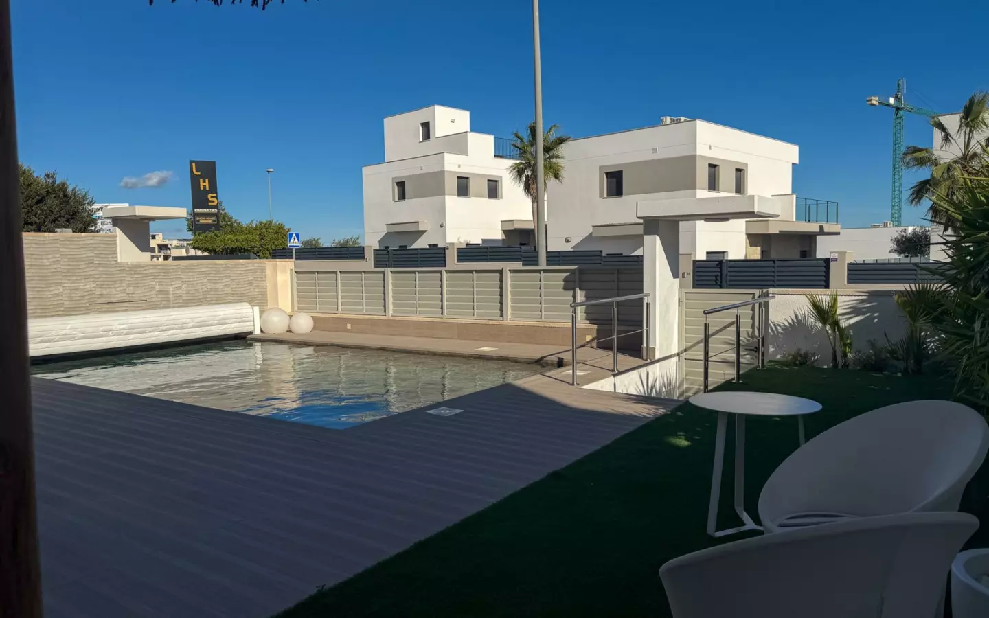 4-bedroom Villa In San Miguel De Salinas, Spain (165 M²)