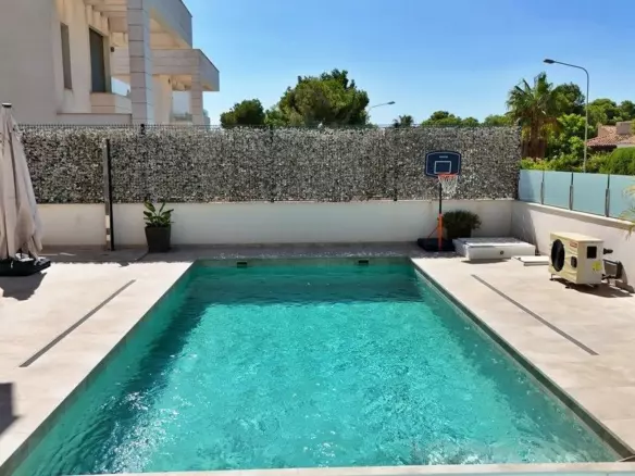 5-bedroom Villa In Orihuela Costa, Spain (200 M²)