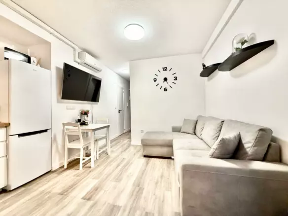 1-bedroom Apartment In Torrevieja, Spain (40 M²)