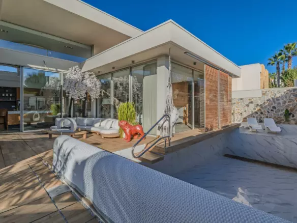 4-bedroom Villa In Benijofar, Spain (544 M²)