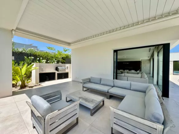 4-bedroom Villa In Orihuela, Spain (369 M²)
