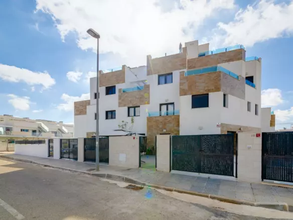 3-bedroom House In Villamartin, Spain (134 M²)