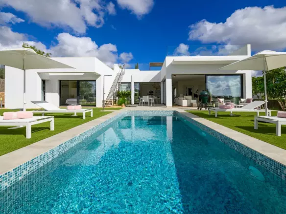 3-bedroom Villa In Orihuela, Spain (191 M²)