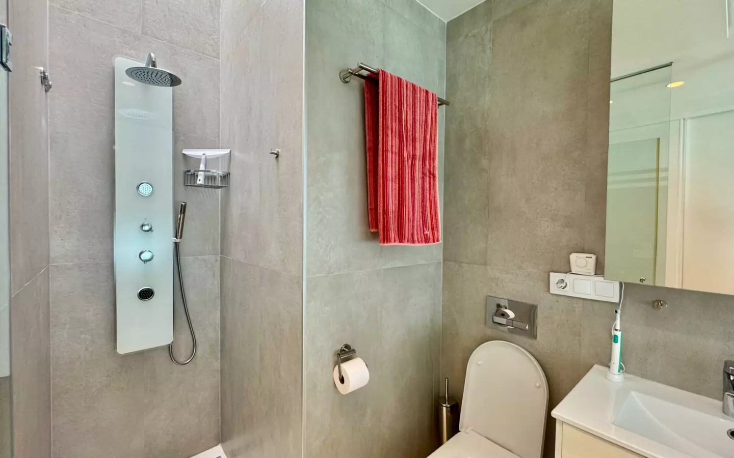3-bedroom Villa In San Miguel De Salinas, Spain (92 M²)