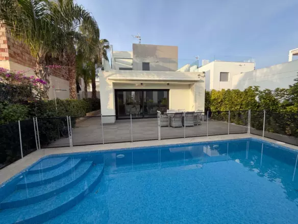 3-bedroom Villa In Rojales, Spain (125 M²)