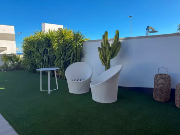 4-bedroom Villa In San Miguel De Salinas, Spain (165 M²)