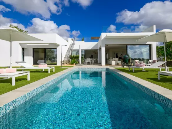 3-bedroom Villa In Orihuela, Spain (191 M²)