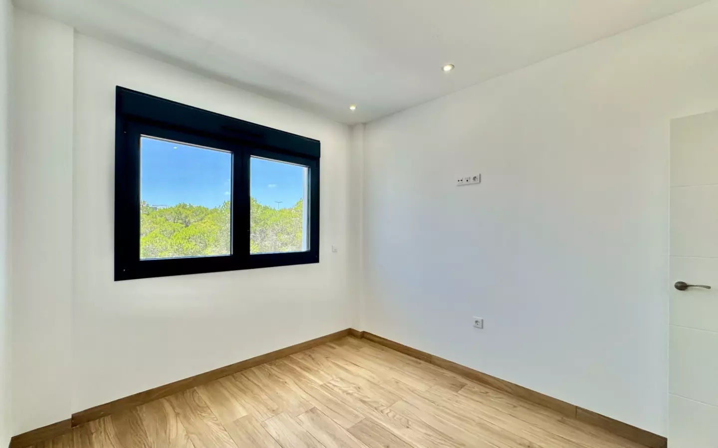 2-bedroom Penthouse In Torrevieja, Spain (178 M²)